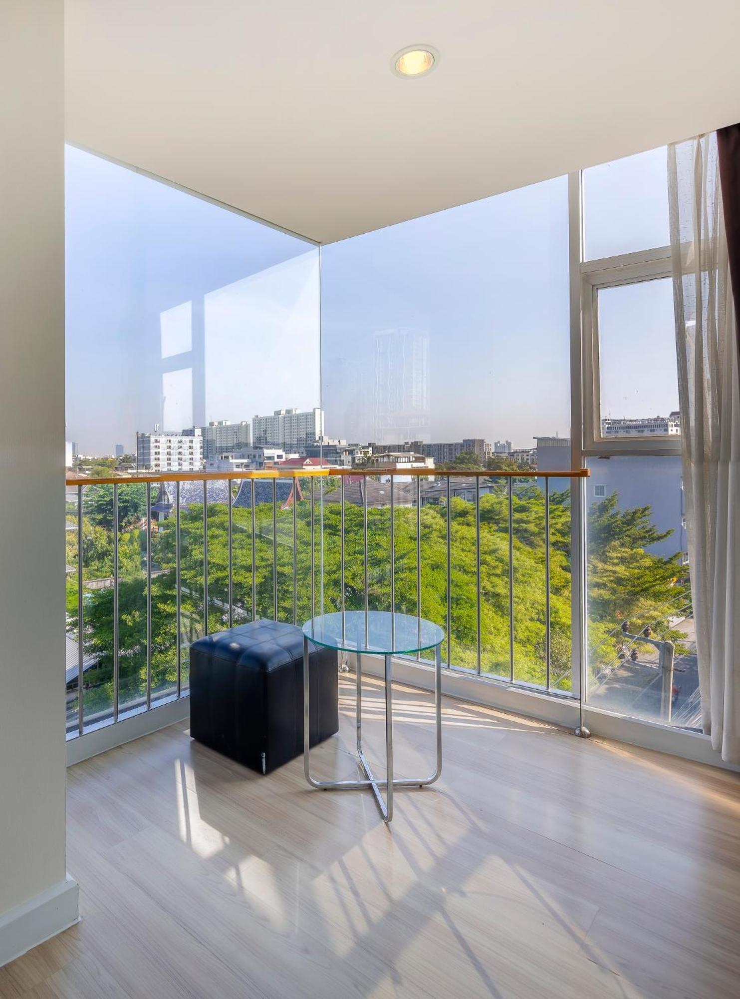 Gp House Express Sukhumvit 81 Hotell Bangkok Exteriör bild