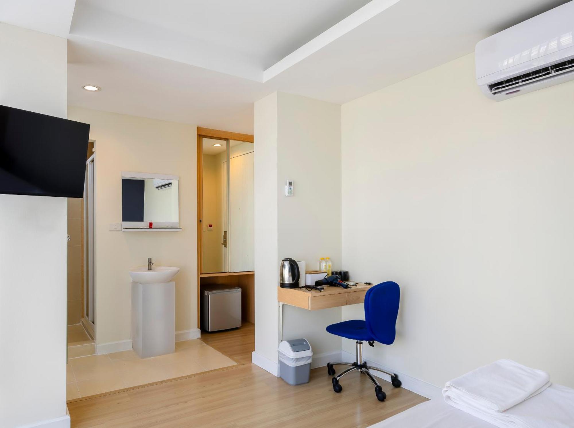 Gp House Express Sukhumvit 81 Hotell Bangkok Exteriör bild
