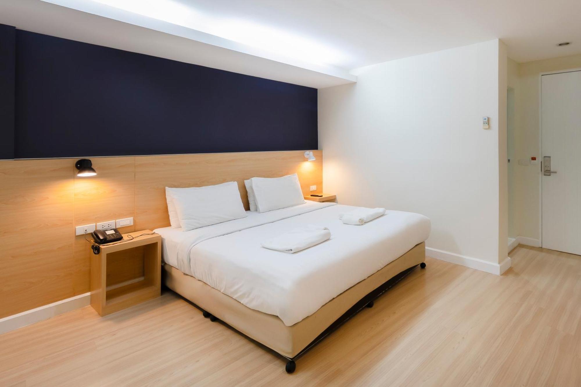 Gp House Express Sukhumvit 81 Hotell Bangkok Exteriör bild