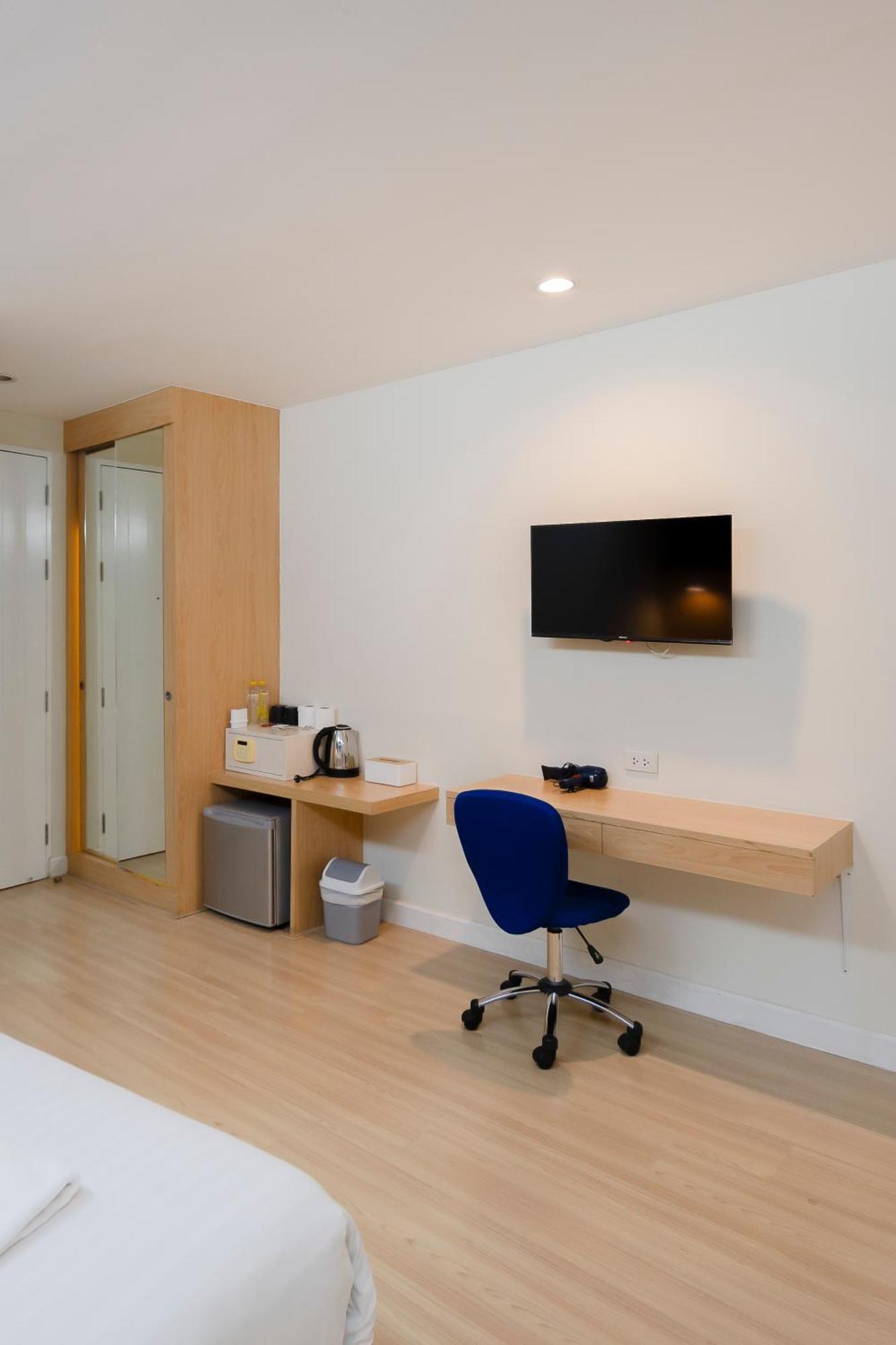 Gp House Express Sukhumvit 81 Hotell Bangkok Exteriör bild