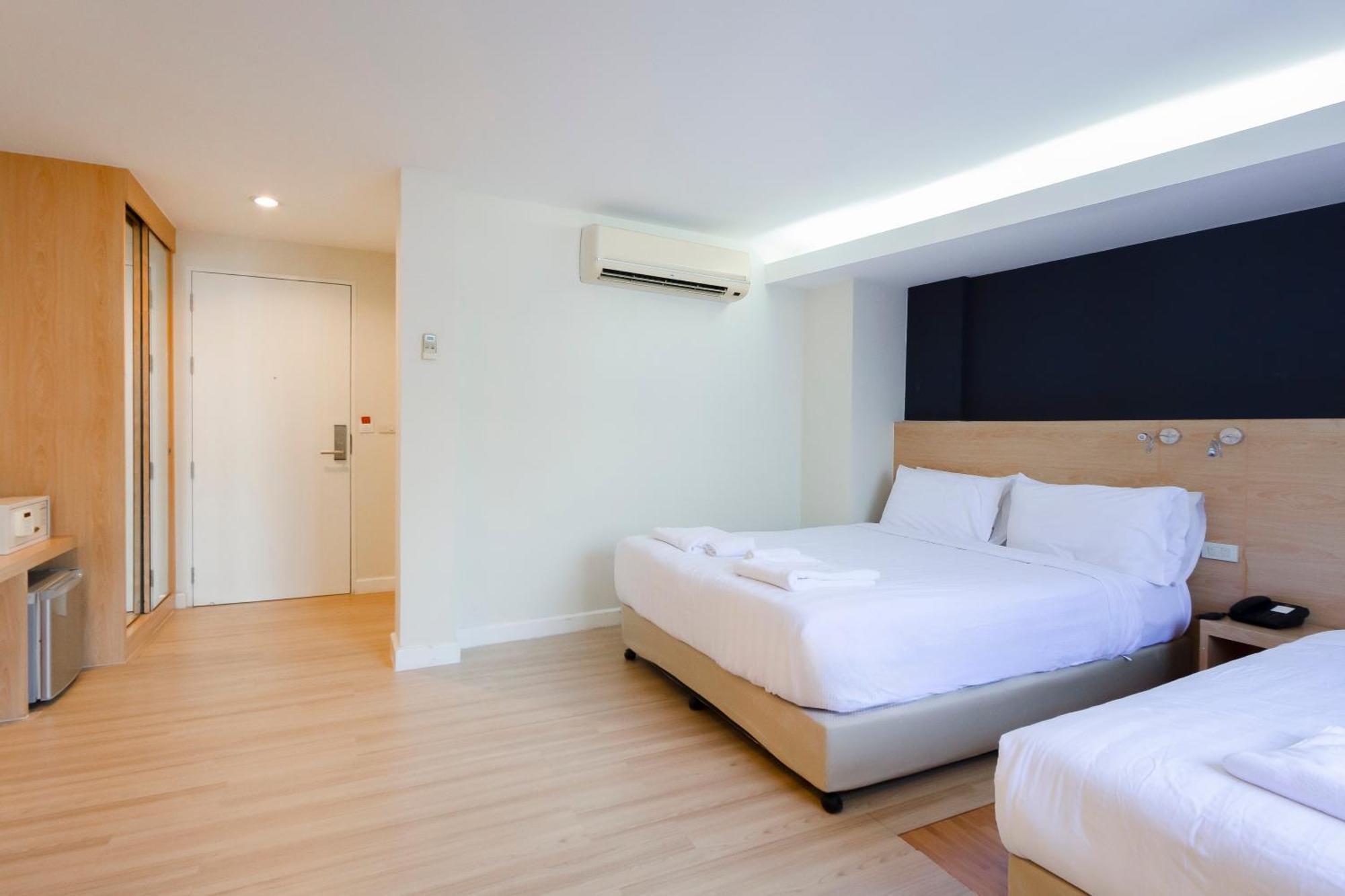 Gp House Express Sukhumvit 81 Hotell Bangkok Exteriör bild