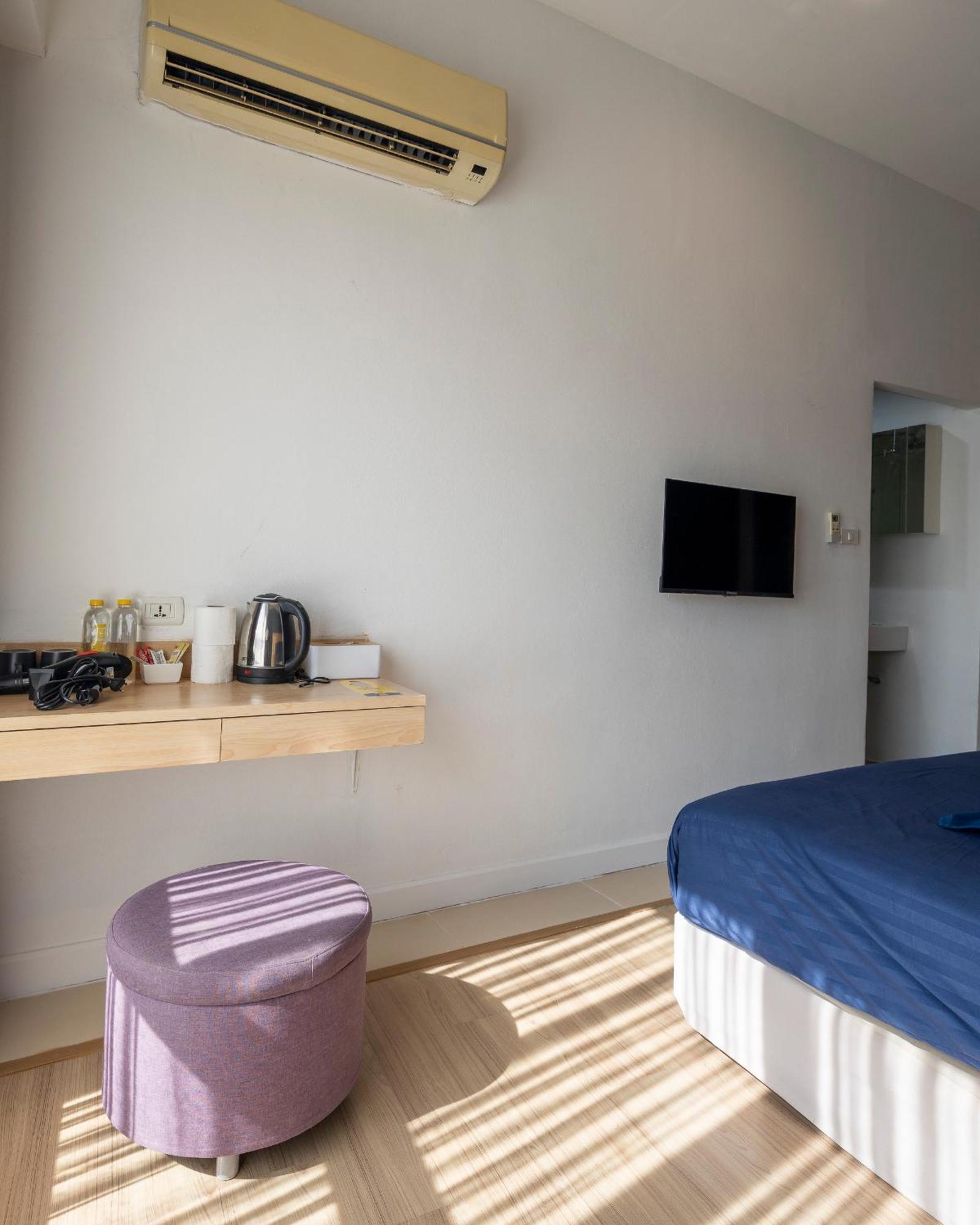 Gp House Express Sukhumvit 81 Hotell Bangkok Exteriör bild