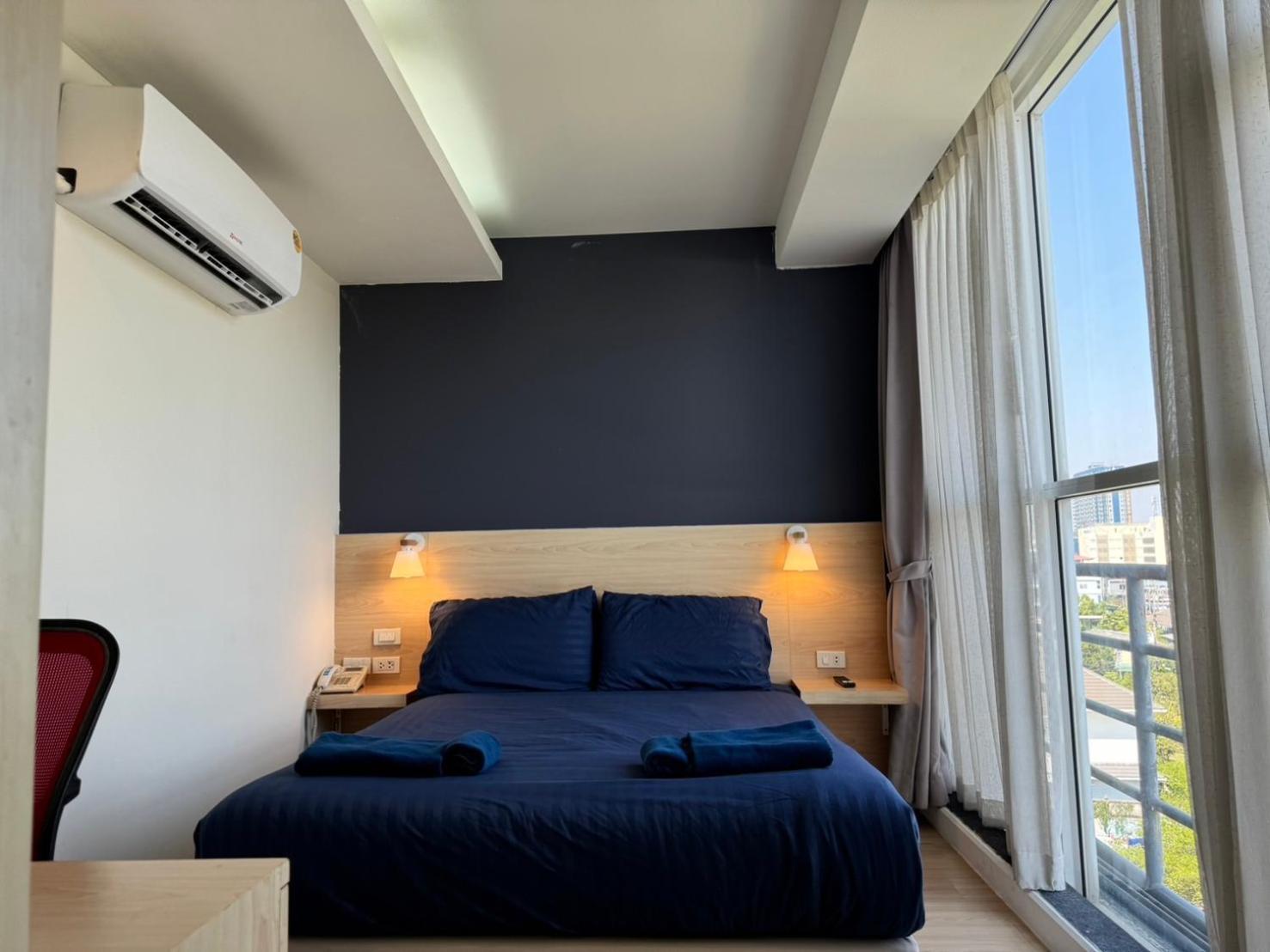 Gp House Express Sukhumvit 81 Hotell Bangkok Exteriör bild