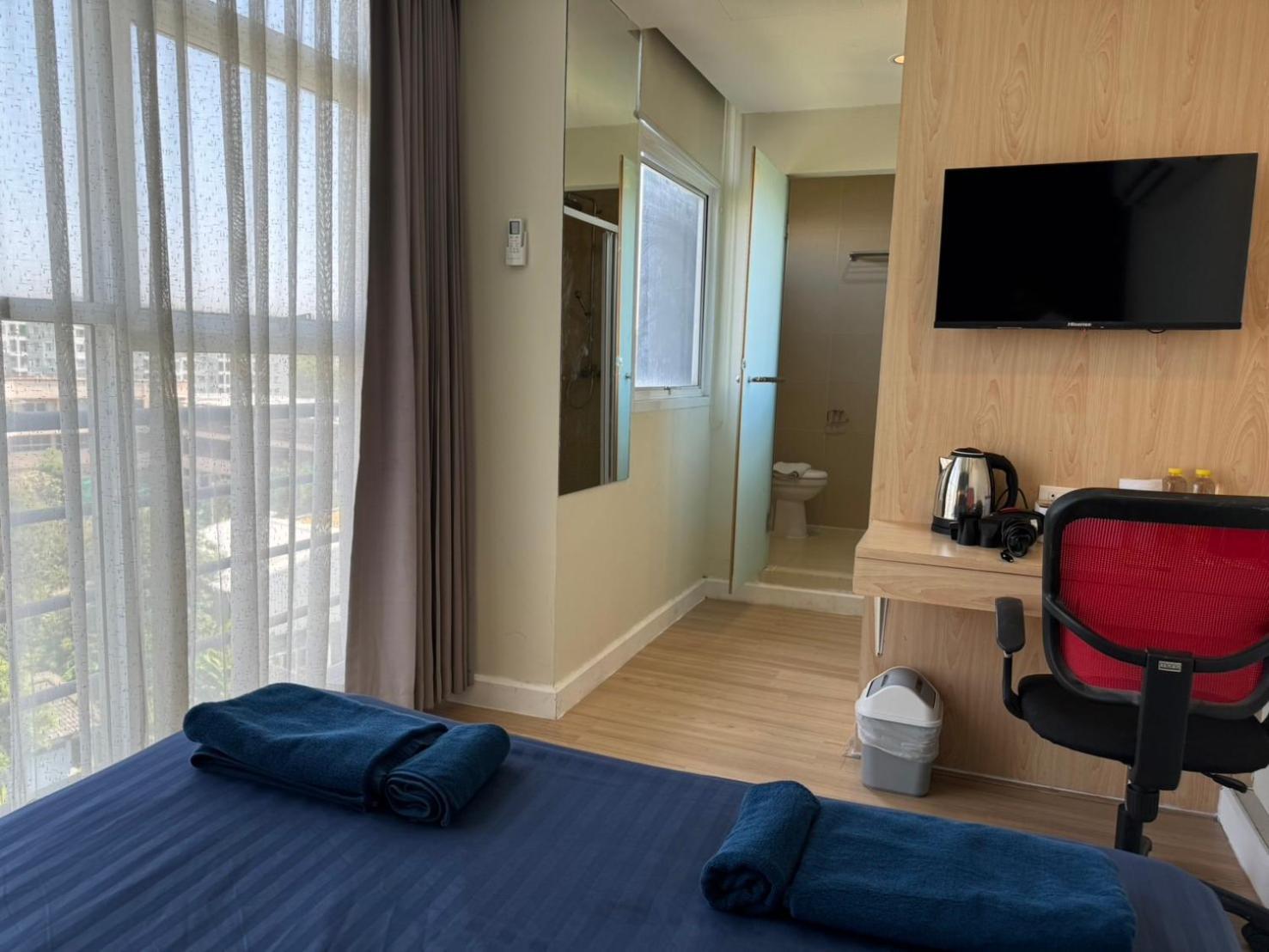 Gp House Express Sukhumvit 81 Hotell Bangkok Exteriör bild